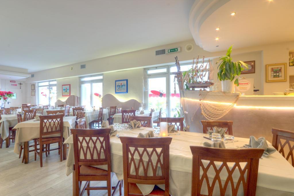 Bianchi Hotel & Residence Porto Recanati Ngoại thất bức ảnh
