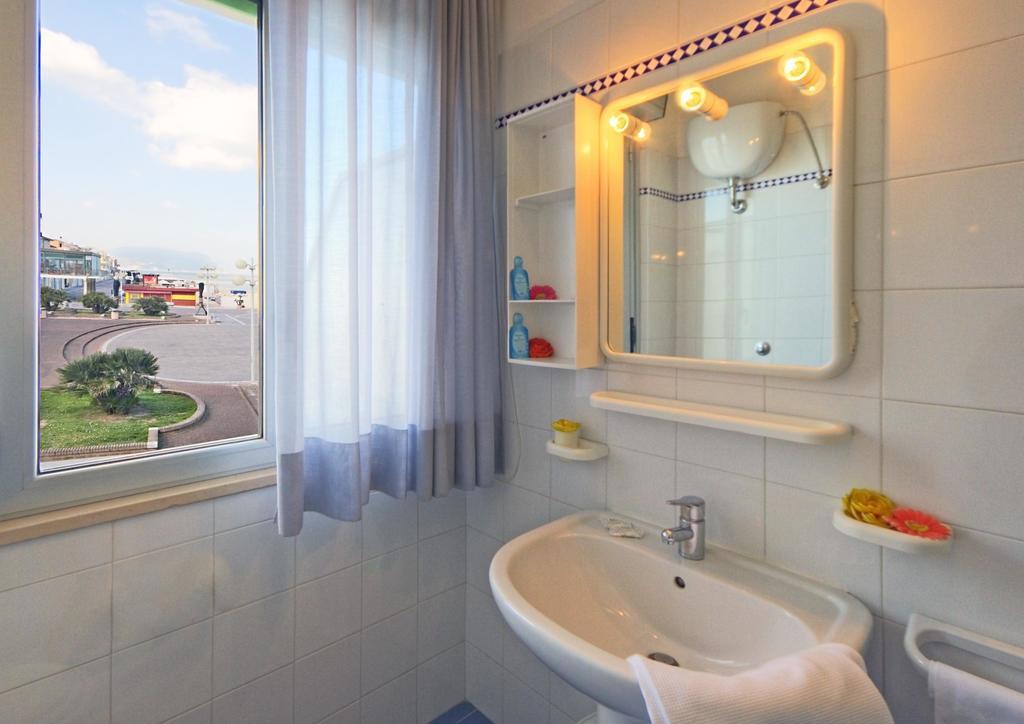 Bianchi Hotel & Residence Porto Recanati Ngoại thất bức ảnh